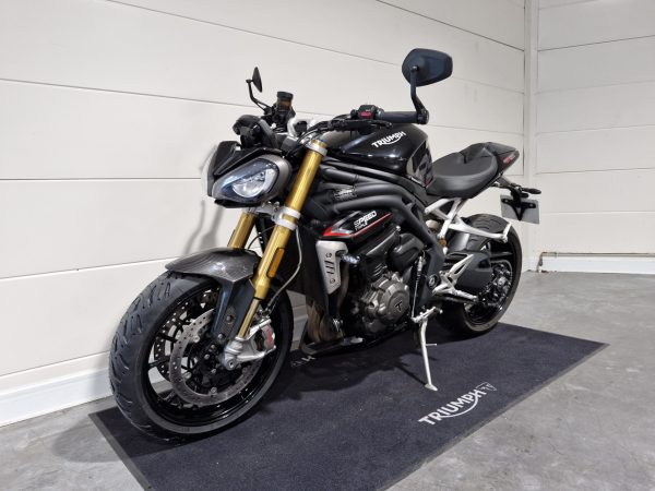 TRIUMPH SPEED TRIPLE 1200 RS – Image 4