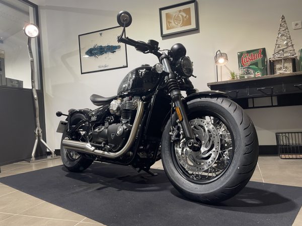 TRIUMPH BONNEVILLE BOBBER 1200 CHROME EDITION