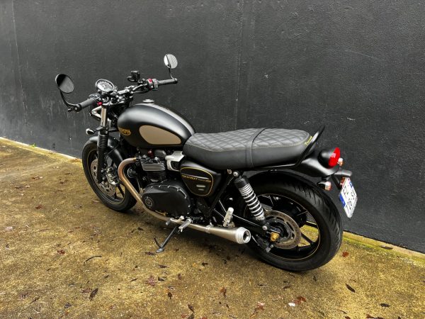 TRIUMPH STREET TWIN  900 GOLDLINE - ELIGIBLE A2 – Image 4