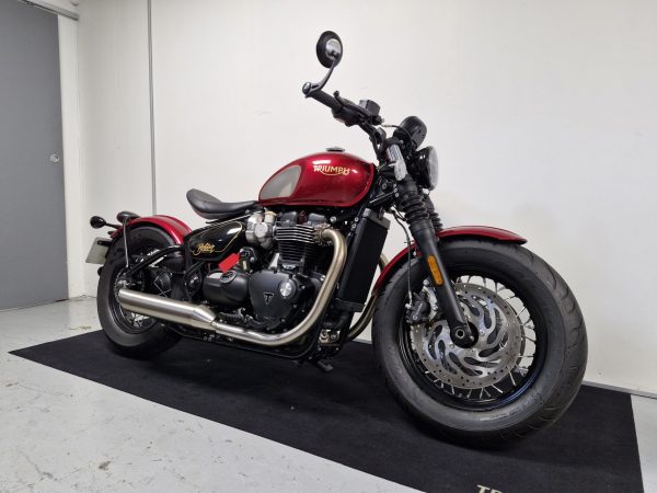 TRIUMPH Bonneville Bobber 1200 GOLD LINE EDITION – Image 2