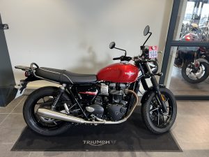 TRIUMPH STREET TWIN  900 - BRIDABLE A2