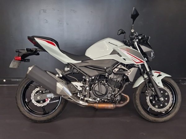 KAWASAKI Z 400 A2 – Image 2