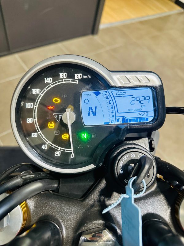 TRIUMPH SPEED 400 – Image 5
