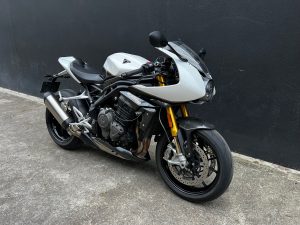 TRIUMPH SPEED TRIPLE 1200 RR