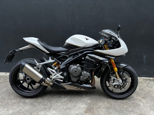 TRIUMPH SPEED TRIPLE 1200 RR – Image 2