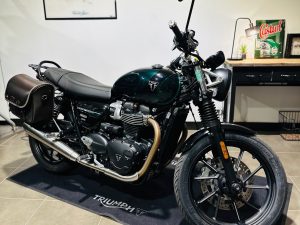 TRIUMPH SPEED TWIN 900