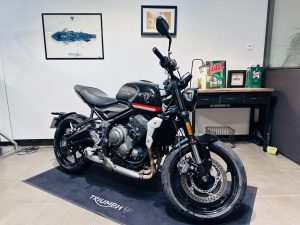 TRIUMPH TRIDENT 660