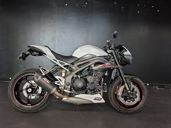 TRIUMPH SPEED TRIPLE 1050 RS