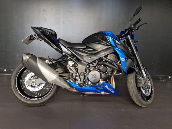SUZUKI GSX 750 S FULL