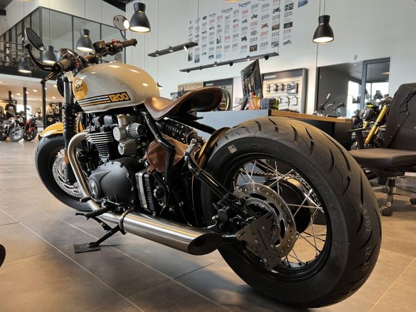 TRIUMPH Bonneville Bobber 1200 – Image 2