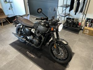 TRIUMPH Bonneville T120 Black