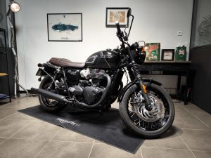 TRIUMPH Bonneville T120 Black