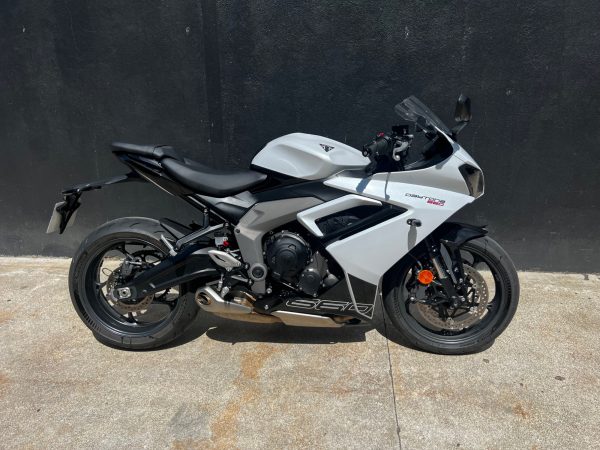 TRIUMPH DAYTONA 660 - Eligible A2 – Image 2