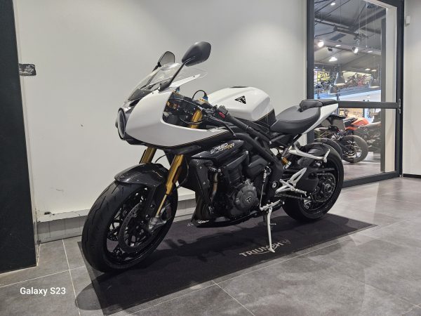 TRIUMPH SPEED TRIPLE 1200 RR – Image 3