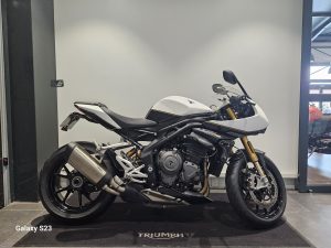 TRIUMPH SPEED TRIPLE 1200 RR