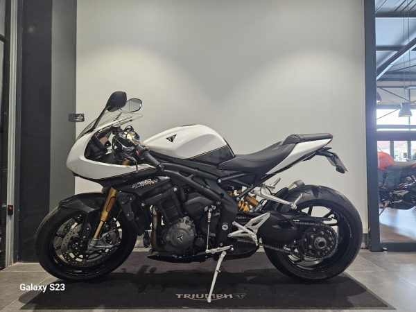 TRIUMPH SPEED TRIPLE 1200 RR