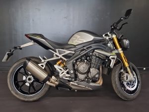TRIUMPH SPEED TRIPLE 1200 RS