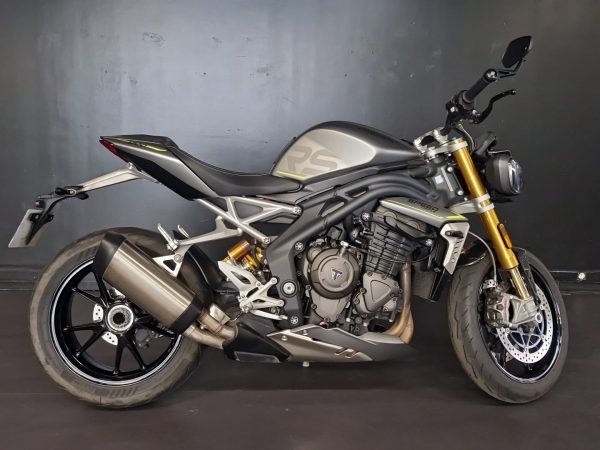 TRIUMPH SPEED TRIPLE 1200 RS
