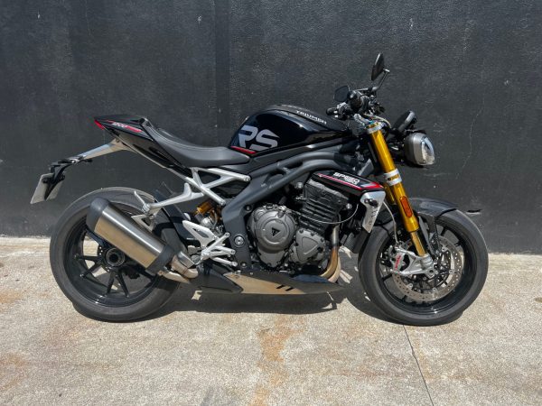 TRIUMPH SPEED TRIPLE 1200 RS – Image 2