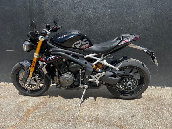 TRIUMPH SPEED TRIPLE 1200 RS – Image 3