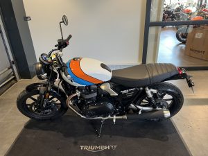 TRIUMPH SPEED TWIN 900