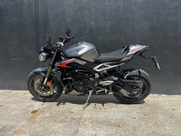 TRIUMPH STREET TRIPLE 765 RS – Image 3