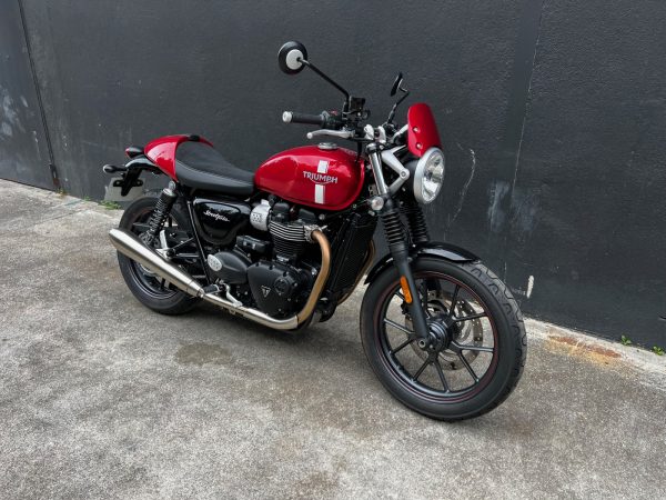 TRIUMPH STREET TWIN  900 - eligible a2
