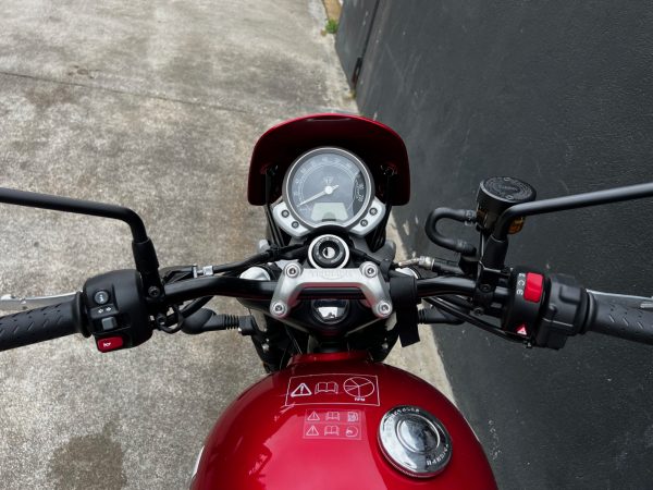 TRIUMPH STREET TWIN  900 - eligible a2 – Image 5