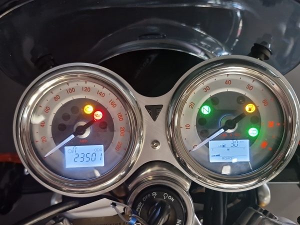 TRIUMPH THRUXTON 1200 R – Image 5