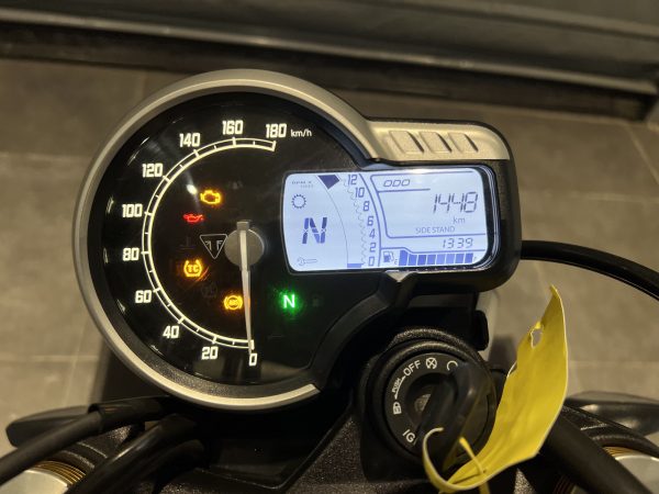 TRIUMPH SPEED 400 – Image 5