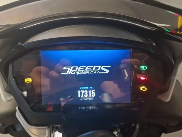 TRIUMPH SPEED TRIPLE 1050 S – Image 5