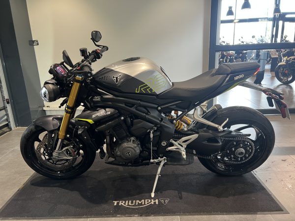 TRIUMPH SPEED TRIPLE 1200 RS – Image 4
