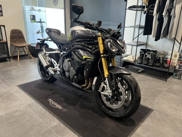 TRIUMPH SPEED TRIPLE 1200 RS – Image 2