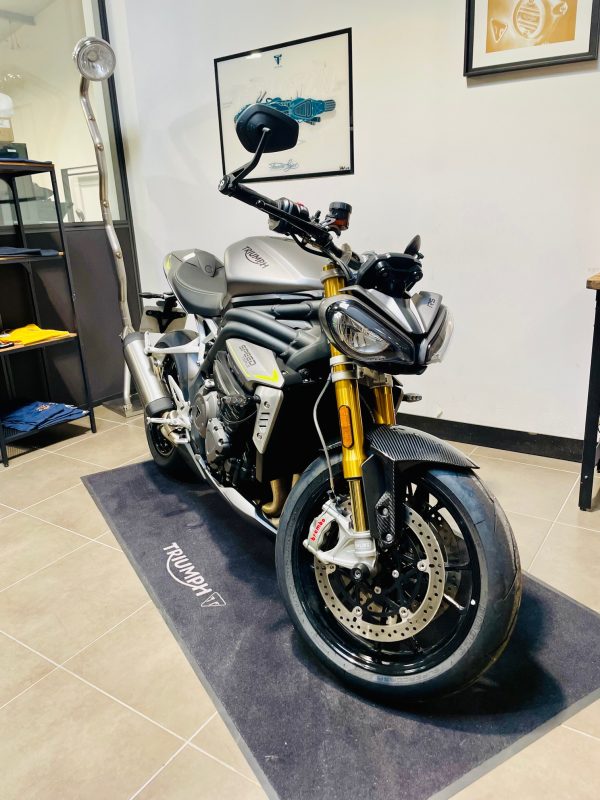 TRIUMPH SPEED TRIPLE 1200 RS