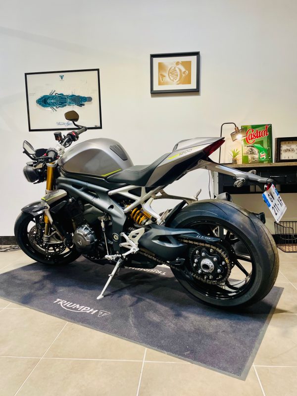 TRIUMPH SPEED TRIPLE 1200 RS – Image 4