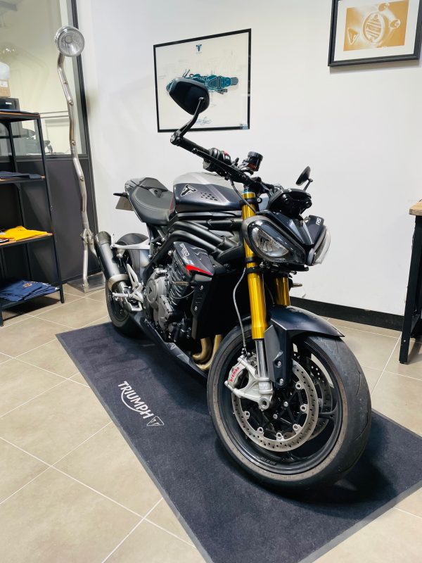 TRIUMPH SPEED TRIPLE 1200 RS