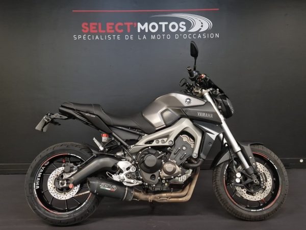 YAMAHA MT-09