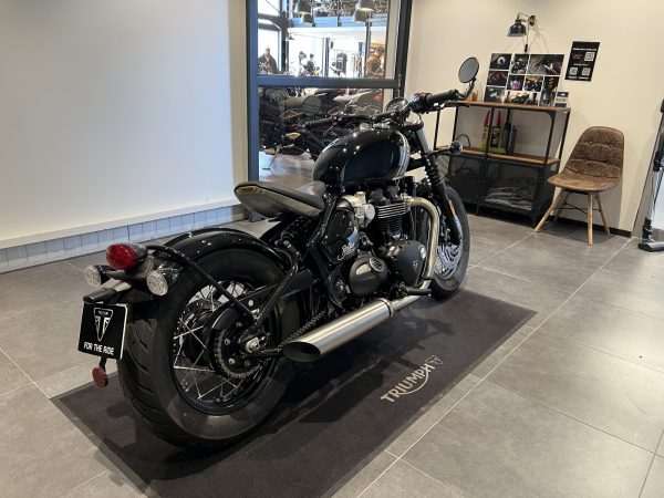 TRIUMPH Bonneville Bobber 1200 – Image 2