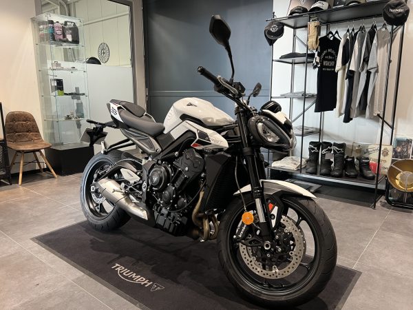 TRIUMPH STREET TRIPLE 765 R – Image 3