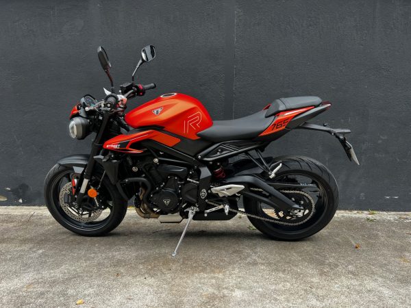 TRIUMPH STREET TRIPLE 765 R - ELIGIBLE A2 – Image 3
