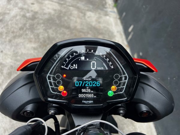 TRIUMPH STREET TRIPLE 765 R - ELIGIBLE A2 – Image 5