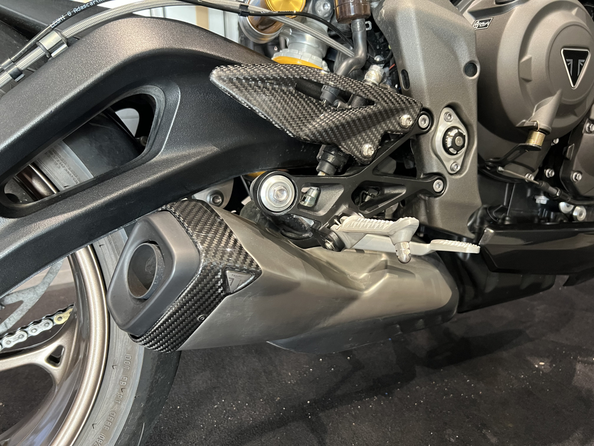 TRIUMPH STREET TRIPLE 765 RS – Image 7