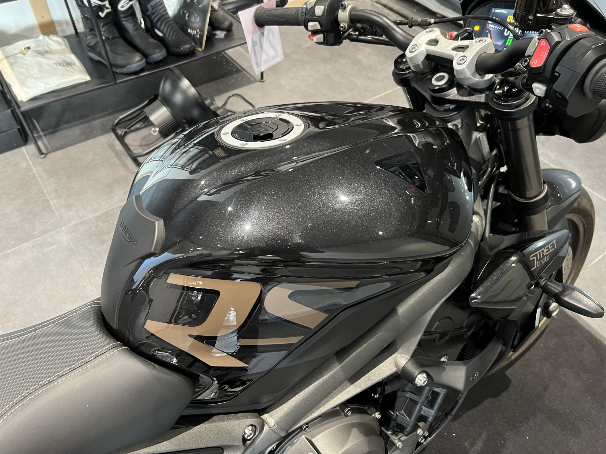 TRIUMPH STREET TRIPLE 765 RS – Image 5