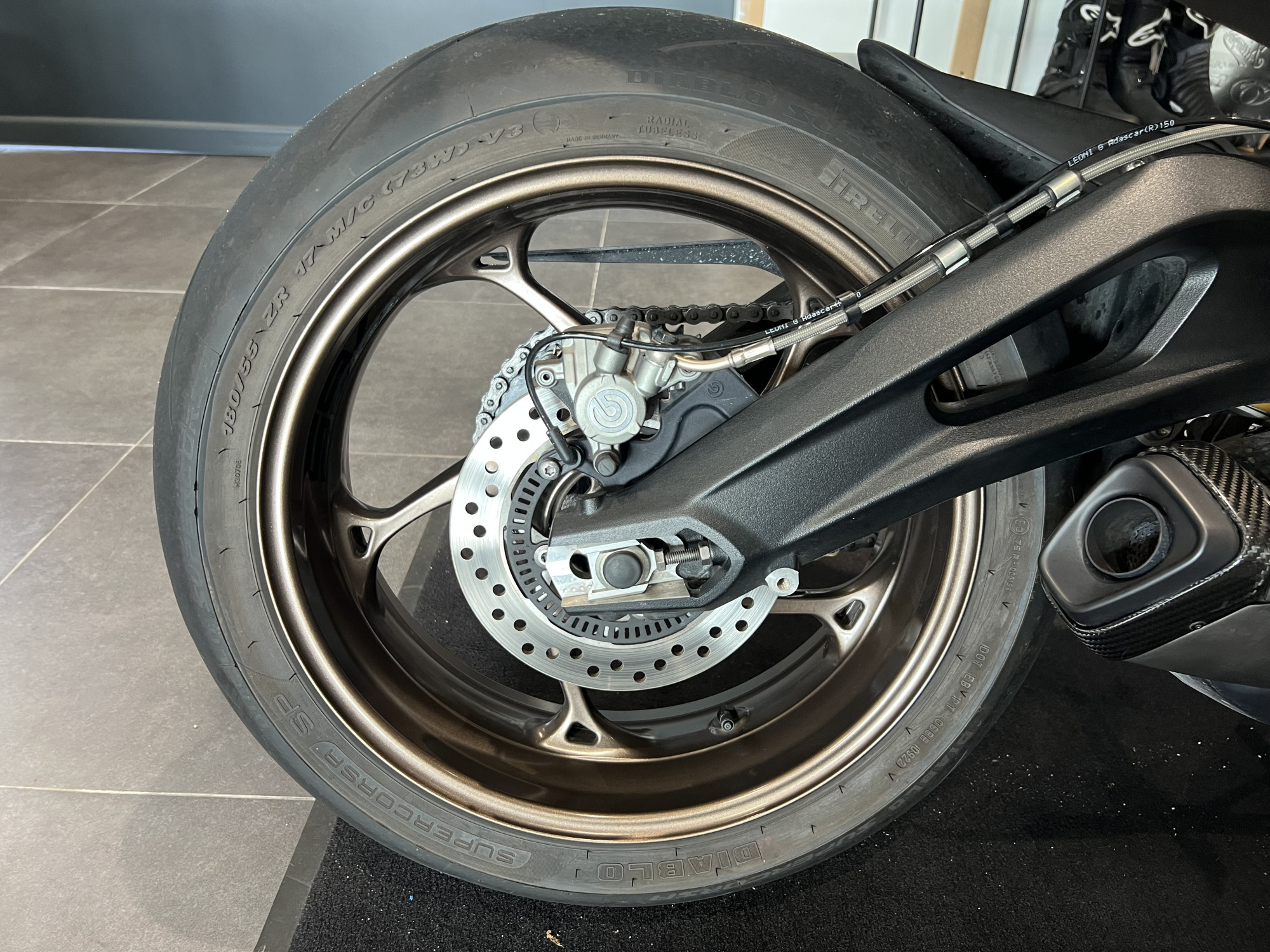 TRIUMPH STREET TRIPLE 765 RS – Image 10