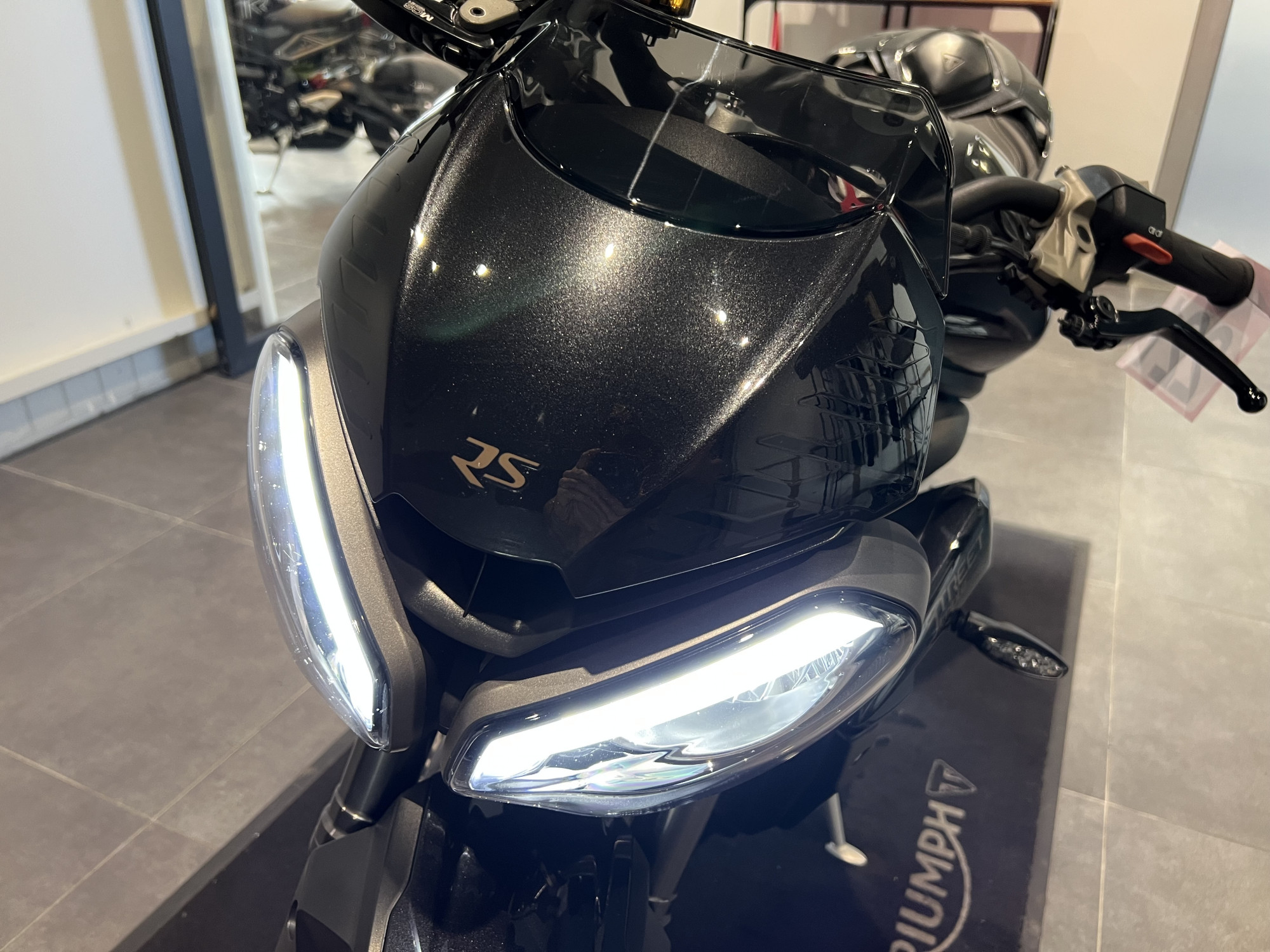 TRIUMPH STREET TRIPLE 765 RS – Image 11