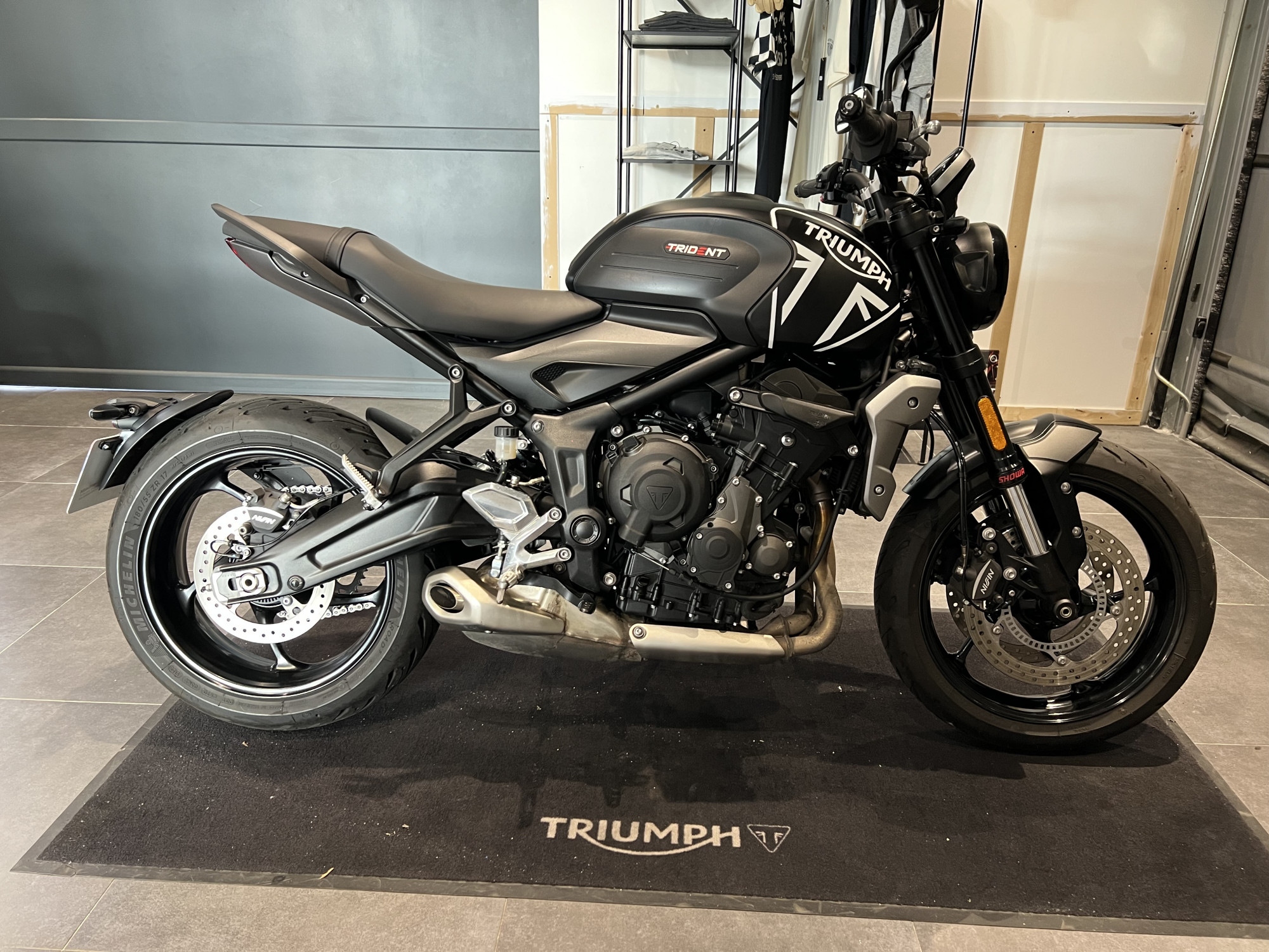 TRIUMPH TRIDENT 660 - A2