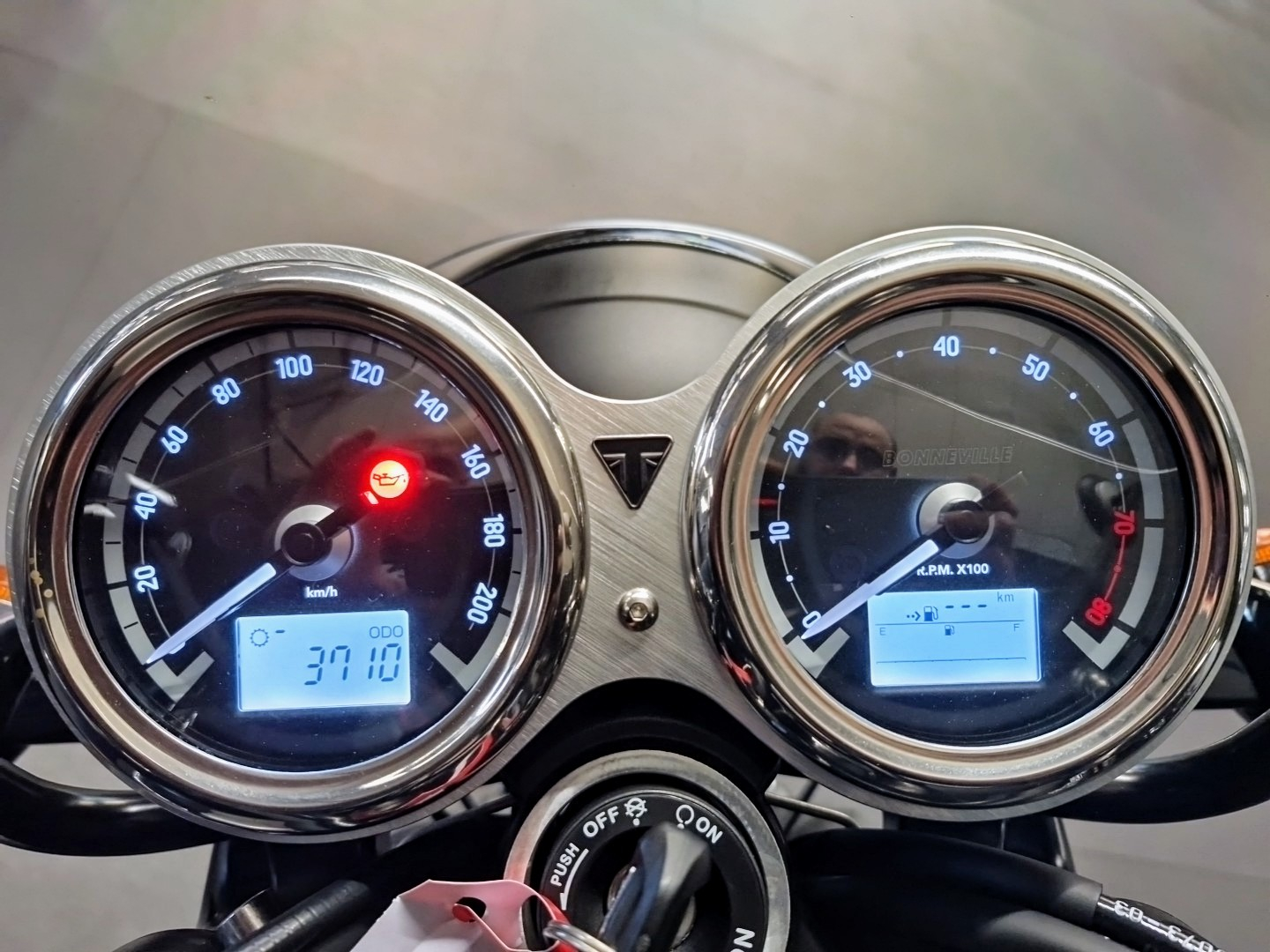 TRIUMPH Bonneville T120 Black – Image 5