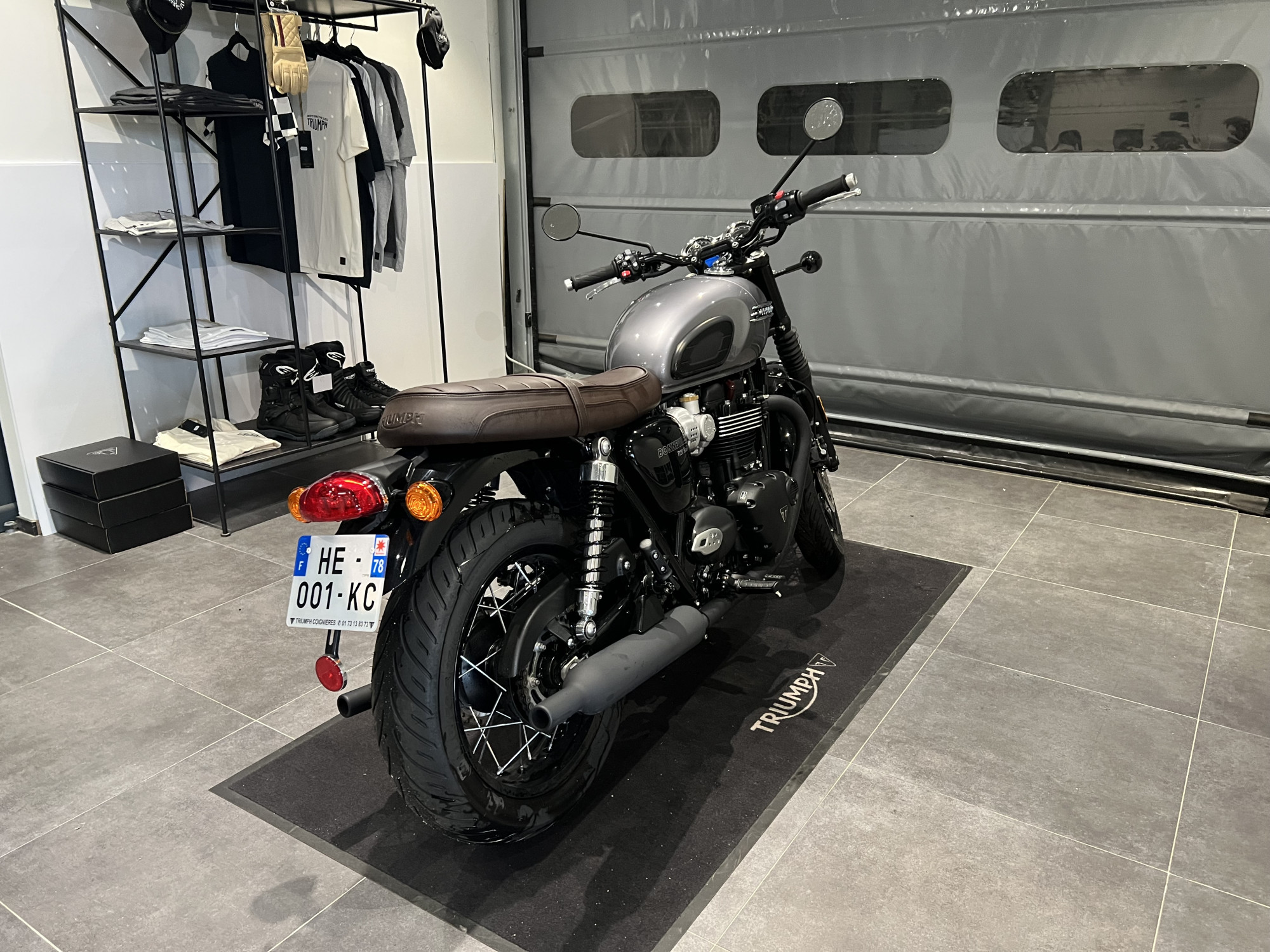 TRIUMPH Bonneville T120 Black – Image 4