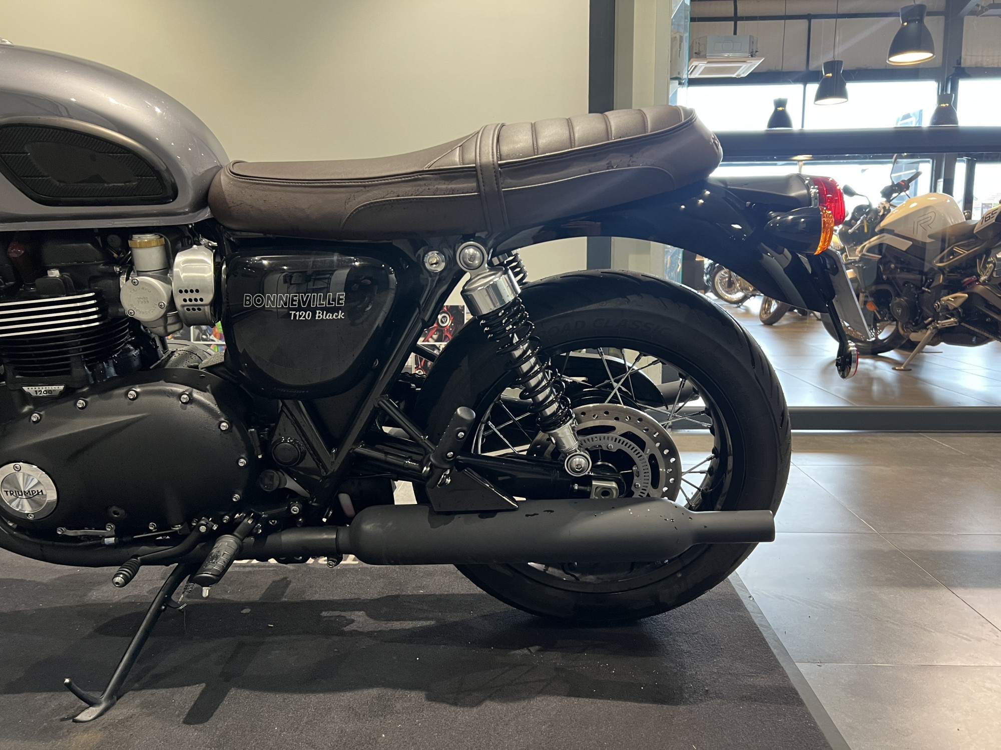 TRIUMPH Bonneville T120 Black – Image 8