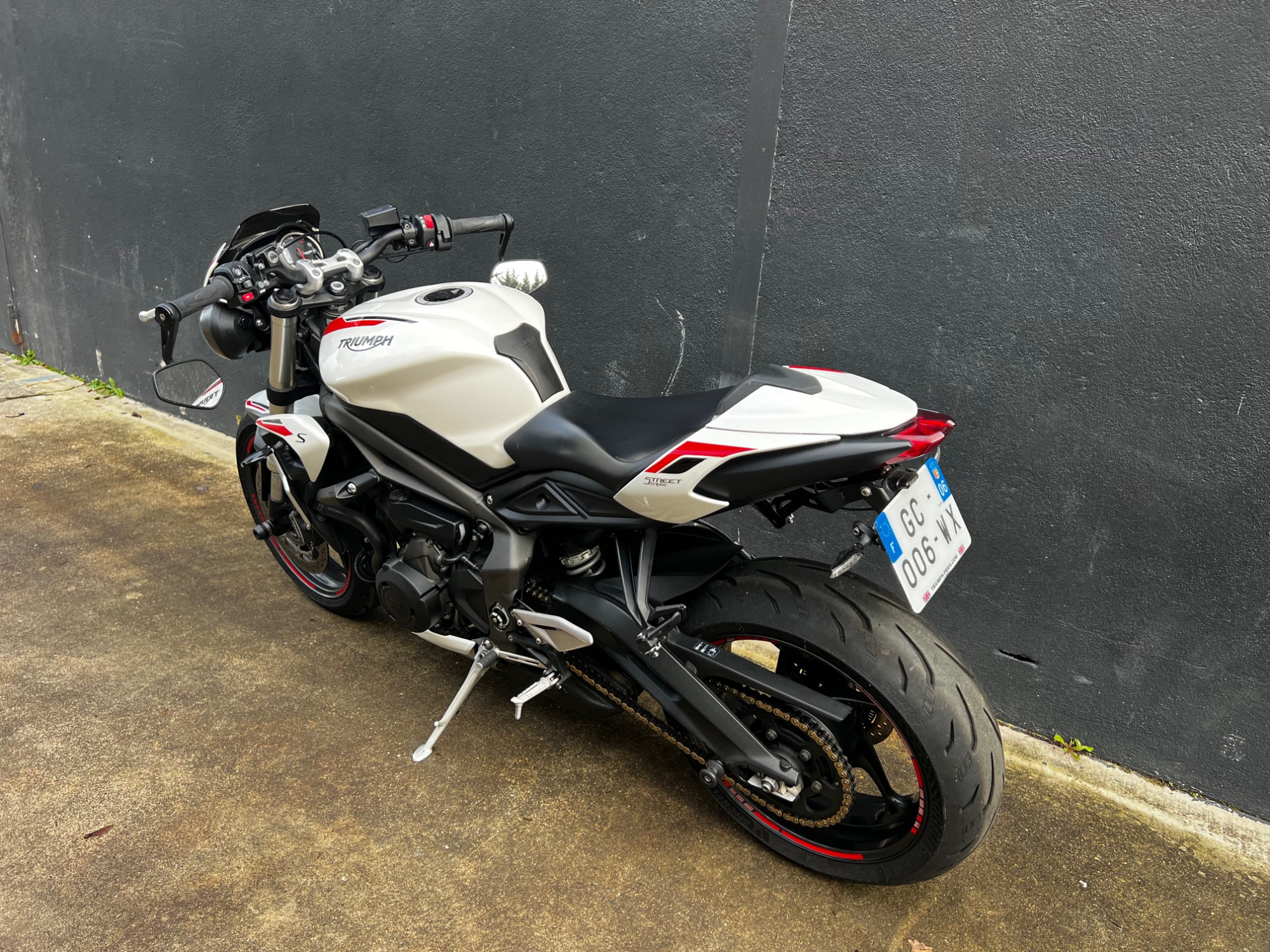 TRIUMPH STREET TRIPLE 660 S - ELIGIBLE A2 – Image 4